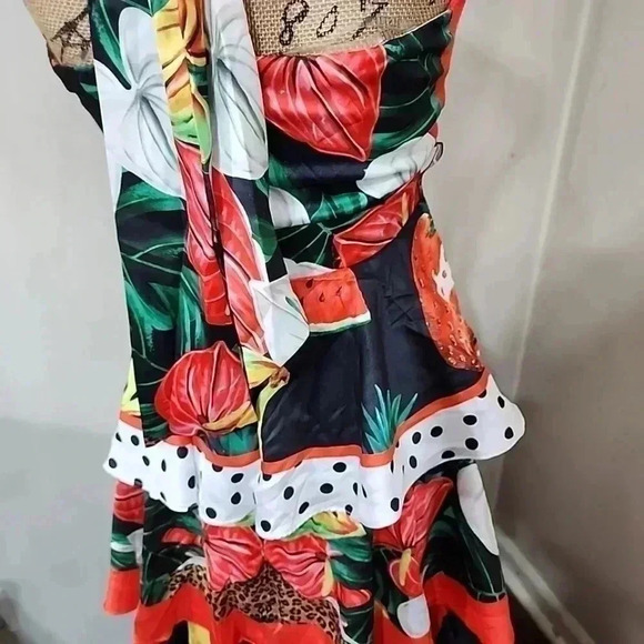 Beautiful Multiprint Fruit and tiger tiered ruffled maxi dress. - Picture 6 of 11